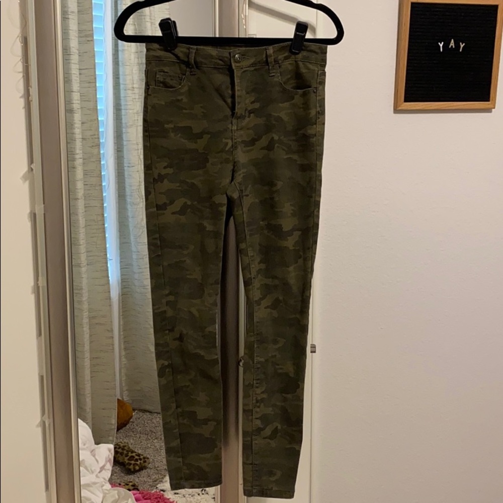 Camouflage Ankle Cut Pants